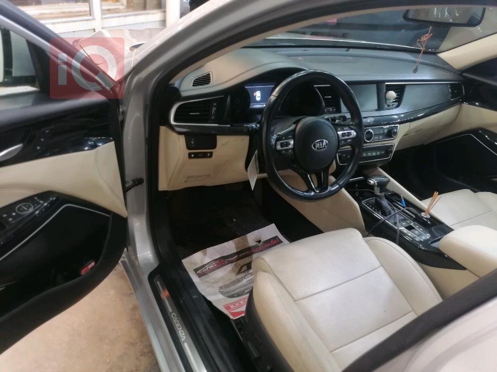 كيا كادينزا